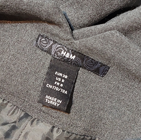 📌BOGO H&M Grey Madi Pencil Skirt - Picture 3 of 3
